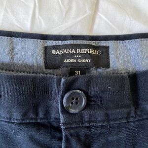 Banana Republic Aiden Shorts in True Navy. Size 31